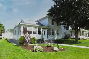 215 S Wasson St, Streator, IL 61364 - Photo 1