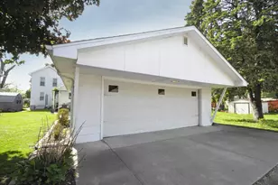 215 S Wasson St, Streator, IL 61364 - Photo 38