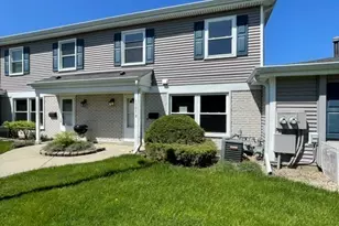 1301 Kingsbury Dr, Hanover Park, IL 60133 - Photo 2