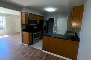1301 Kingsbury Dr, Hanover Park, IL 60133 - Photo 6