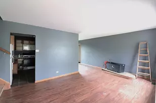 319 Dean Cir, Bolingbrook, IL 60440 - Photo 2