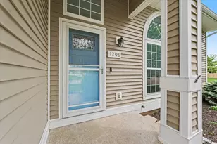 1206 Cobblefield Rd, Champaign, IL 61822 - Photo 4