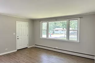 35339 N Hickory Ln, Round Lake, IL 60073 - Photo 2