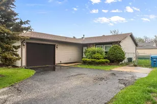 89 W Schubert Ave, Glendale Heights, IL 60139 - Photo 2