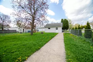 211 S Michigan Ave, Bradley, IL 60915 - Photo 18