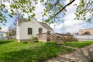 211 S Michigan Ave, Bradley, IL 60915 - Photo 2