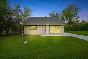 202 Allegheny St, Park Forest, IL 60466 - Photo 2