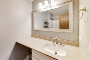 10 Waterbury Ln, Schaumburg, IL 60193 - Photo 22