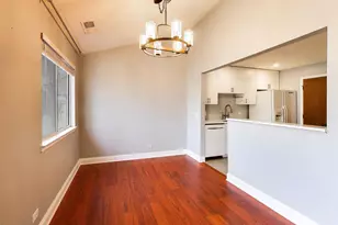 10 Waterbury Ln, Schaumburg, IL 60193 - Photo 8