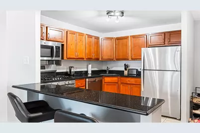 400 E Randolph Street #1104, Chicago, IL 60601 - Photo 8