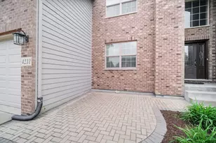 4231 Honey Locust Dr, Naperville, IL 60564 - Photo 4