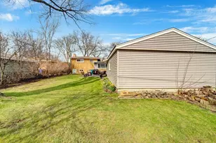 615 N Prospect Manor Ave, Mount Prospect, IL 60056 - Photo 22