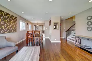 615 N Prospect Manor Ave, Mount Prospect, IL 60056 - Photo 4