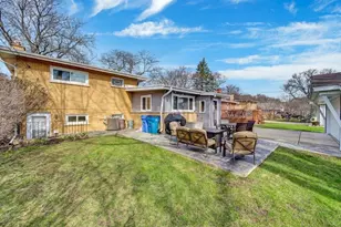 615 N Prospect Manor Ave, Mount Prospect, IL 60056 - Photo 20