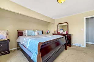 311 Ryerson Ave, Elgin, IL 60123 - Photo 10