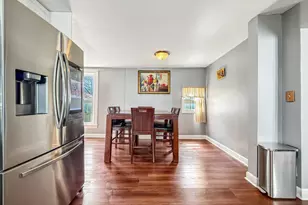 311 Ryerson Ave, Elgin, IL 60123 - Photo 4