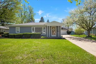 1359 Carol Pl, Montgomery, IL 60538 - Photo 2