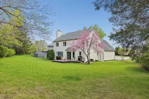 17723 W Dawn Ct, Gurnee, IL 60031 - Photo 2