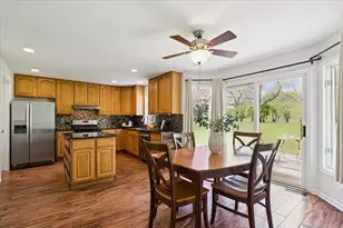 17723 W Dawn Ct, Gurnee, IL 60031 - Photo 6