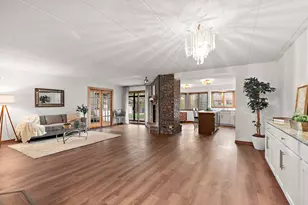 7834 W Forest Hill Ct, Palos Heights, IL 60463 - Photo 4