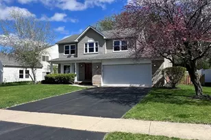 340 Greenview Dr, Crystal Lake, IL 60014 - Photo 2
