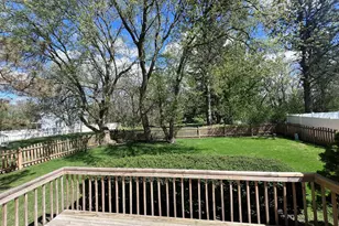 340 Greenview Dr, Crystal Lake, IL 60014 - Photo 20