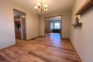 340 Greenview Dr, Crystal Lake, IL 60014 - Photo 14