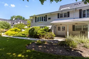 510 W Eastman St, Arlington Heights, IL 60005 - Photo 2