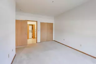 605 Barrington Ave, East Dundee, IL 60118 - Photo 8