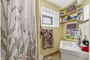 5044 W Wilson Ave, Chicago, IL 60630 - Photo 20
