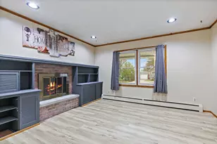 211 E Ottawa St, Sycamore, IL 60178 - Photo 6