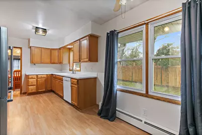 211 E Ottawa Street, Sycamore, IL 60178 - Photo 8