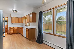 211 E Ottawa St, Sycamore, IL 60178 - Photo 8