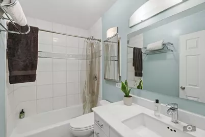 2800 N Lake Shore Drive #3411, Chicago, IL 60657 - Photo 16