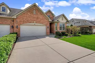 735 Woodglen Lane, Lemont, IL 60439 - Photo 2