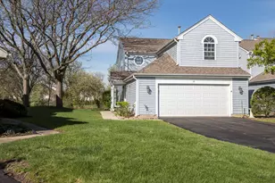 81 King Dr, Streamwood, IL 60107 - Photo 2