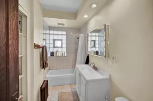 2303 Ridge Ave, Evanston, IL 60201 - Photo 6