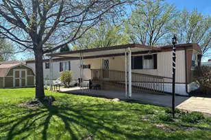 309 Lindenwood Dr, Belvidere, IL 61008 - Photo 1