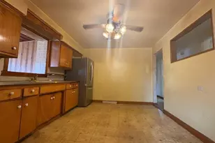 10706 Oak Ave, Chicago Ridge, IL 60415 - Photo 4