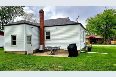 110 E Park Avenue, Deer Creek, IL 61733 - Photo 2