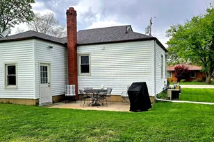 110 E Park Ave, Deer Creek, IL 61733 - Photo 2