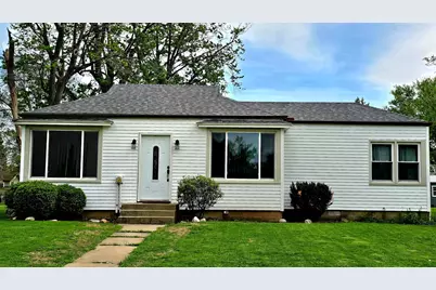 110 E Park Avenue, Deer Creek, IL 61733 - Photo 1