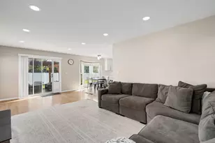 340 White Hall Terrace, Bloomingdale, IL 60108 - Photo 14