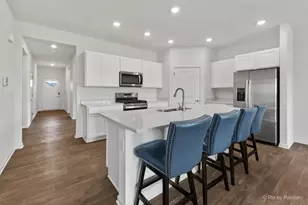 927 Plateau Dr, Pingree Grove, IL 60140 - Photo 10