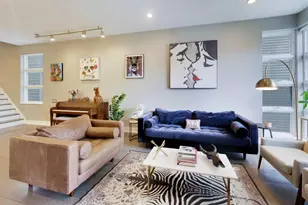 2241 W Melrose St, Chicago, IL 60618 - Photo 2