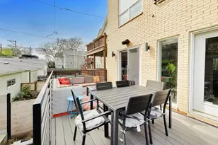 2241 W Melrose St, Chicago, IL 60618 - Photo 44