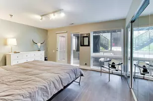 2241 W Melrose St, Chicago, IL 60618 - Photo 36