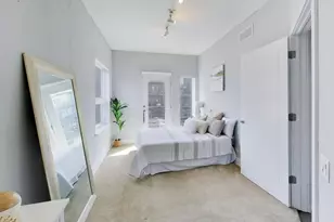 2241 W Melrose St, Chicago, IL 60618 - Photo 22