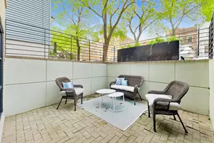 2241 W Melrose St, Chicago, IL 60618 - Photo 30