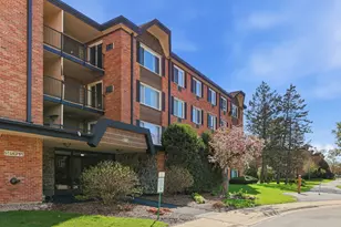 1216 S New Wilke Rd, Arlington Heights, IL 60005 - Photo 2